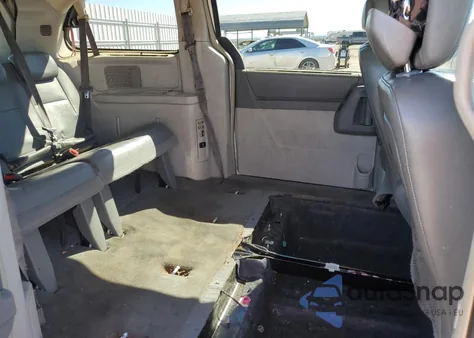 2010 Chrysler Town & Country Touring из США, поврежденный, VIN 2A4RR5DX5AR353160